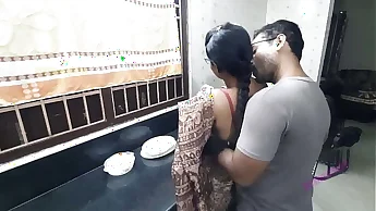 Indian Scullery Sex - Bengali Wife Cheats on Her Husband when he is Not Present handy Home